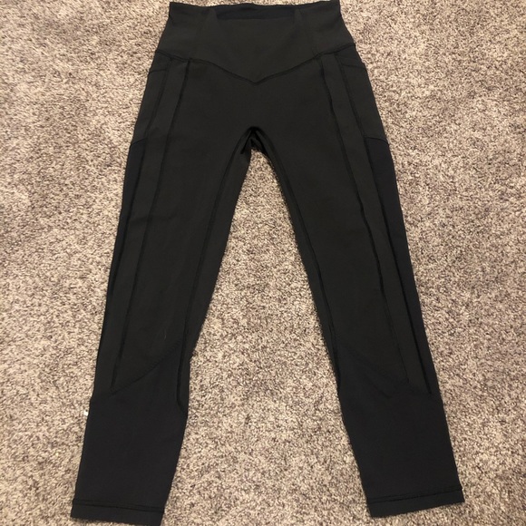 Black Lululemon 7/8 length Leggings - Picture 1 of 2